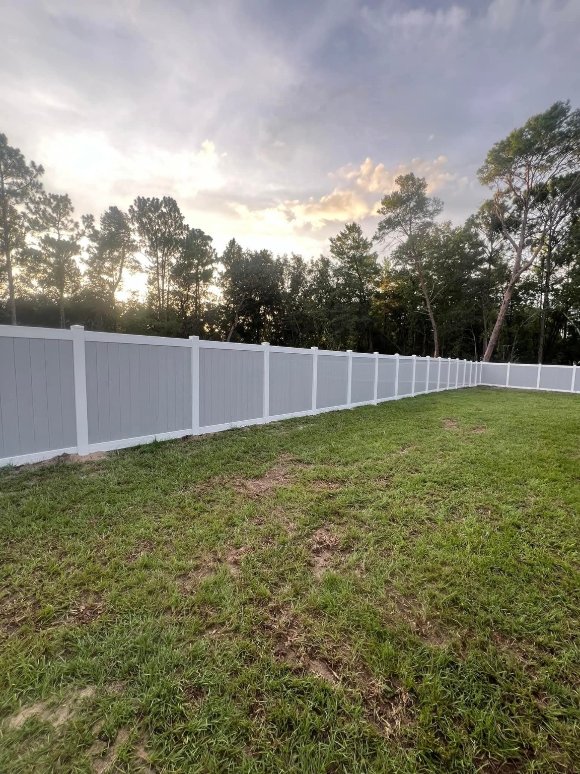 Vinyl privacy fence